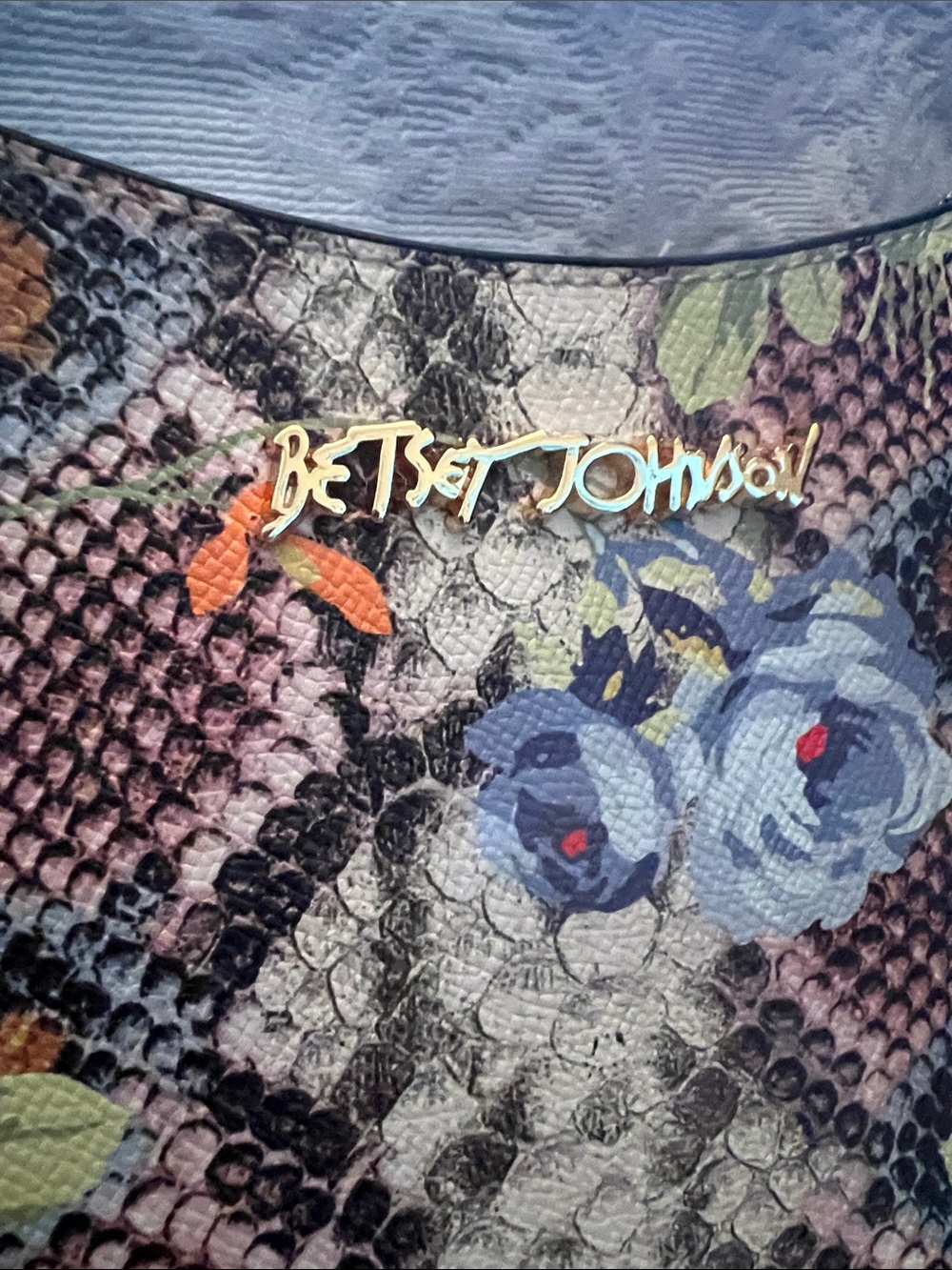 Betsey Johnson floral and snakeskin print shoulder bag- small - Picture 2 of 6